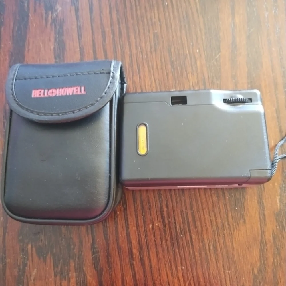 BELL & HOWELL Point And‎ Shoot 35MM Film Camera 